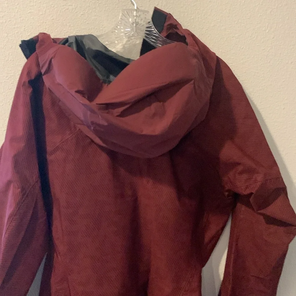 TT: adidas - Women's Terrex Techrock Rain.Rdy Anorak Waterproof Jacket (HU18… - Picture 12 of 16